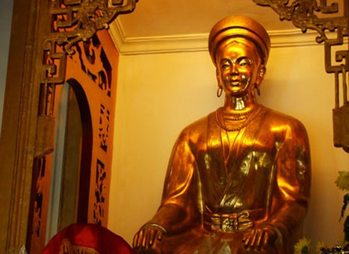 Huyền Trân là con gái của vua Trần Nhân Tông. Bà được xem là công chúa mở cõi đầu tiên khi chấp nhận làm dâu Chiêm Thành năm 1306, giúp lãnh thổ Đại Việt được mở rộng về phía Nam.
