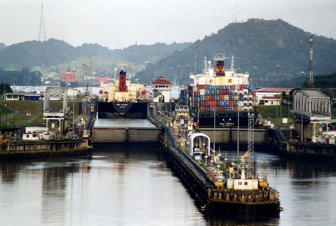 Kênh đào Panama cắt ngang eo đất Panama tại Trung Mỹ, nối Đại Tây Dương với Thái Bình Dương. Đây là một trong số những dự án lớn nhất và khó khăn nhất đã được thực hiện. Kể từ khi mở cửa năm 1914, kênh đào là đường dẫn then chốt trong hàng hải quốc tế. Mỗi năm có hơn 14.000 tàu thuyền đi qua kênh đào.