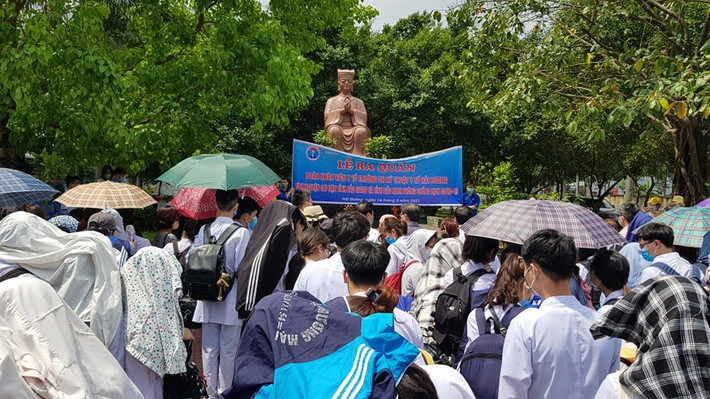 Lễ ra quân diễn ra nhanh gọn...