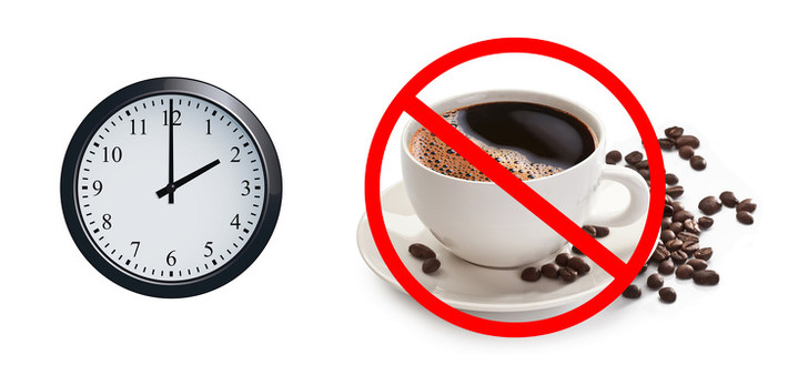 Đừng uống cà phê sau 14h: Cà phê là một loại đồ uống có chất kích thích và phổ biến. Nhược điểm là nó có thể làm rối loạn chu kỳ giấc ngủ của bạn. Do đó, bạn có thể uống 2-3 tách cà phê vào buổi sáng, song, nên tránh uống cà phê sau 14h – 15h chiều. Trong trường hợp bạn vẫn cần một thức uống giúp tỉnh táo, hãy uống trà hoặc decaf – cà phê không chứa caffein.