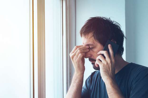 Thay đổi tâm lý - Bạn cảm thấy mình nóng tính hơn, hay cáu giận, hung hăng hay thậm chí cư xử liều lĩnh, nguy hiểm. Đó có thể là dấu hiệu trầm cảm ở nam giới. Điều thú vị là: việc thiếu vitamin B12 và vitamin D có thường có liên quan đến trầm cảm. Một số nghiên cứu cũng chỉ ra rằng, một số bệnh bệnh mạn tính, thậm chí cả tiểu đường cũng thường có liên quan tới trầm cảm ở nam giới.
