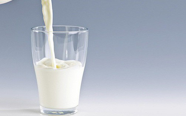 Thực phẩm giàu vitamin B, C và E: Mặc dù người xơ gan rất cần vitamin nói chung, nhưng quan trọng nhất vẫn là thực phẩm giàu vitamin B, C và E. Theo các chuyên gia, bệnh nhân bị xơ gan cần ăn nhiều cá, trứng và sữa, bởi đây là thực phẩm giàu chất chống oxy hóa, giúp loại bỏ các gốc tự do, ngăn ngừa các bệnh về gan.