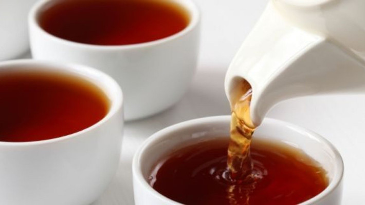 Làn da khỏe mạnh hơn: Uống trà đen thường xuyên có thể làm giảm đáng kể nguy cơ ung thư da. Hãy uống trà hàng ngày và cảm nhận sự khác biệt.
