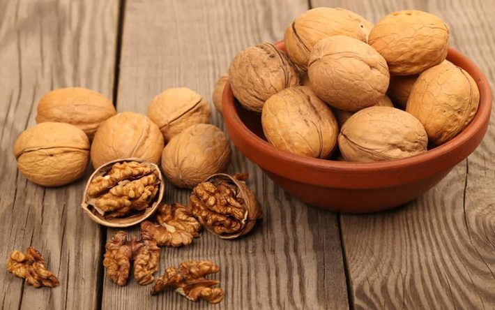 Cải thiện quá trình trao đổi chất: Quả óc chó rất giàu loại khoáng chất thiết yếu như kẽm, đồng, kali, mangan, canxi, magie, selen, sắt, giúp tăng cường và cải thiện quá trình trao đổi chất.