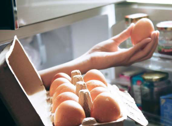 Các chất dinh dưỡng như iod, selen trong trứng gà rất quan trọng để tạo hóc môn tuyến giáp - bộ phận quan trọng kiểm soát cân nặng cũng như điều chỉnh trao đổi chất trong cơ thể.
