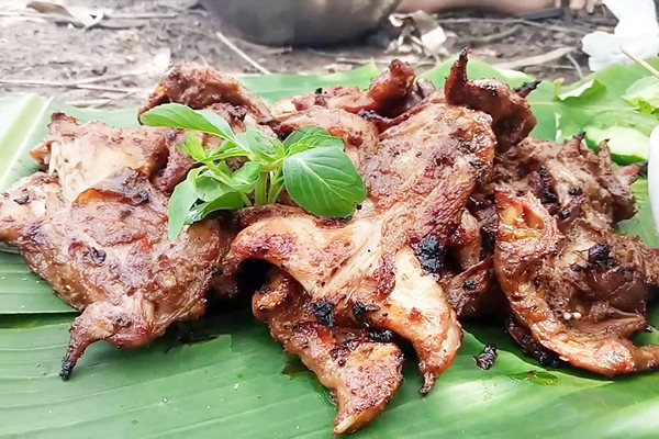 Mẹ cô cho rằng món ăn này rất bổ dưỡng, tuy vậy, theo các nhà khoa học, thịt của loài gặm nhấm này ẩn chứa rất nhiều nguy cơ. Đặc biệt nếu khi con chuột đang mang mầm bệnh, thì người ăn phải chúng cũng sẽ lây nhiễm các bệnh này.
