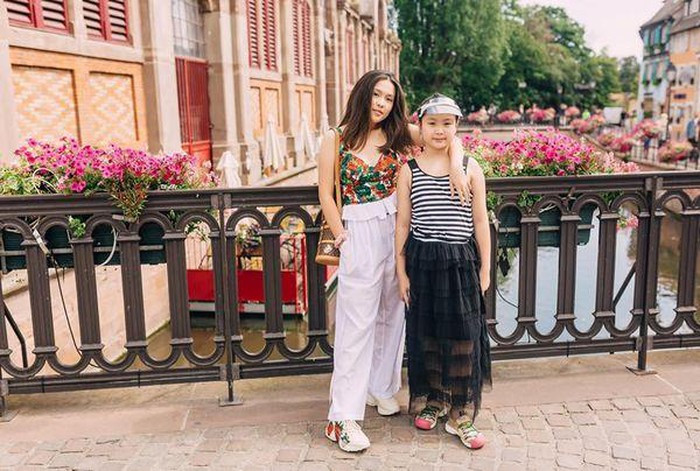 Ở tuổi 16, Susu sở hữu vẻ ngoài xinh đẹp chiều cao và vóc dáng chuẩn, đôi chân dài miên man chẳng khác gì người mẫu.