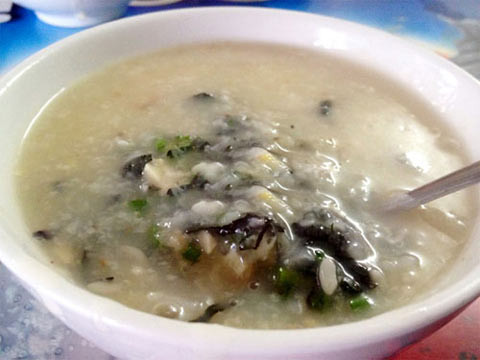 Ở miền biển, trong nhiều loại hải sản, con Hà được đánh giá không chỉ ngon mà còn rất bổ dưỡng hơn nữa giá lại rất bình dân. Hà có thể chế biến được nhiều món ngon. Một trong những món được nhiều người ưa thích là: Cháo hà.