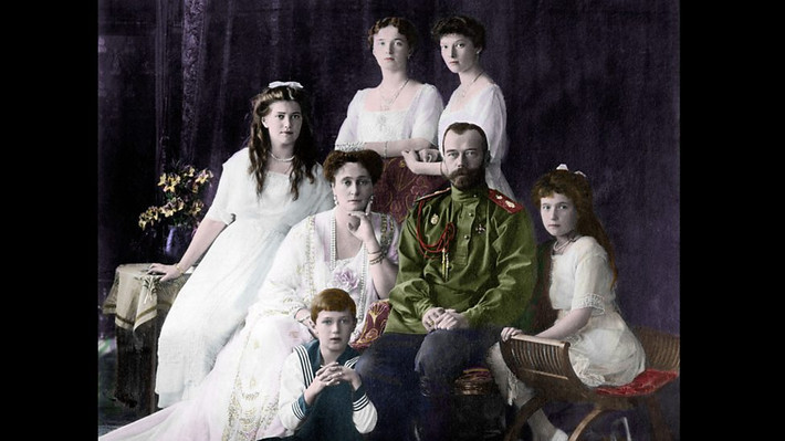 Hôn lễ được cử hành chỉ vài tuần sau khi Sa hoàng Aleksandr III qua đời và Thái tử Nicholas lên ngôi Sa hoàng. Sau khi kết hôn, công chúa Alix trở thành Hoàng hậu Nga và đổi tên thành Alexandra Feodorovna.