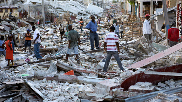Ước tính, số người thiệt mạng trong trận động đất này ở Haiti lên đến hơn 220.000 người.
