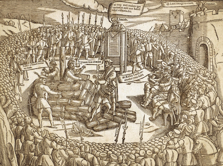 Nữ hoàng Mary I từng theo dõi việc thiêu sống 300 người chống đối mặc cho các nạn nhân van xin, khóc lóc thảm thiết.