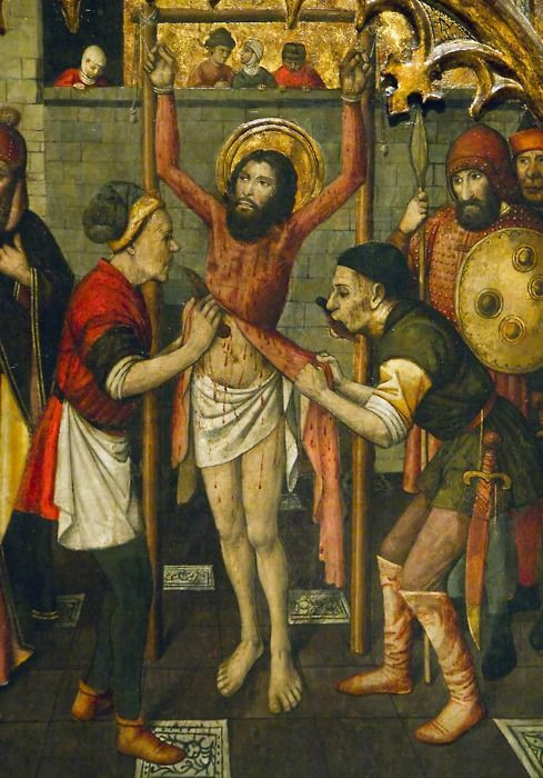 Vào thời Trung cổ, một số nước châu Âu sử dụng kiểu tra tấn khắc nghiệt này đối với những người bị kết tội phản bội.