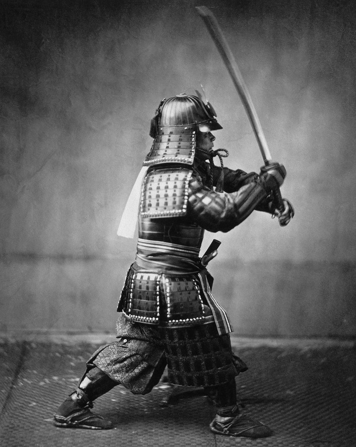 Không những vậy, với việc sử dụng kiếm katana, samurai còn có thể chém đứt thân cây cỡ trung bình, thanh sắt, thanh kiếm thông thường hay xuyên thủng áo giáp của đối phương.