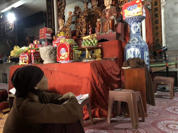 Ni cô Thích Đàm Hà, Trụ trì chùa làng Phụ Chính cho biết, ngôi chùa có niên đại từ thời nhà Lý.