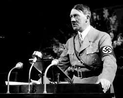 Sau khi nhận được thư, Hitler miêu tả bác sĩ Bloch là một "người Do Thái đáng quý". Vì vậy, nhà độc tài này cử lực lượng đến bảo vệ cho sự an toàn của ông và gia đình.