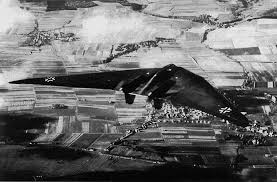 Lần cất cánh đầu tiên của máy bay Horten Ho 229 là vào năm 1944 - không lâu trước khi Đức quốc xã đầu hàng quân đồng minh năm 1945. Mời độc giả xem video: Tiếp tục truy tìm tội phạm chiến tranh thời phát xít Đức (nguồn: VTC14)
