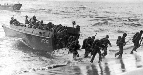 Theo đó, quân đồng minh đã giành thắng lợi lớn trong cuộc đổ bộ Normandy. Trên đà thắng lợi, lực lượng đồng minh từng bước giải phóng các thành phố ở châu Âu bị Đức quốc xã chiếm đóng. Mời độc giả xem video: Châu Á kỷ niệm ngày kết thúc Chiến tranh thế giới 2 (nguồn: VTC14)