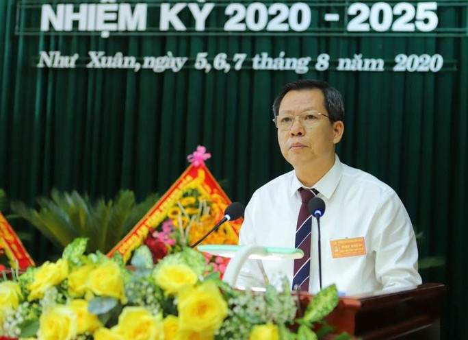 Tại kỳ họp, khi xem xét báo cáo đề nghị thi hành kỷ luật của Tỉnh ủy Thanh Hóa, UBKT Trung ương đề nghị Ban Bí thư xem xét, thi hành kỷ luật các ông bà: Nguyễn Bá Hùng - Tỉnh ủy viên, Bí thư Huyện ủy, Chủ tịch Hội đồng nhân dân huyện Như Xuân, nguyên Phó Giám đốc Sở Tài chính; Phạm Thị Hằng - Phó Trưởng Ban Tuyên giáo Tỉnh ủy, nguyên Tỉnh ủy viên, nguyên Giám đốc Sở Giáo dục và Đào tạo và Đinh Cẩm Vân - nguyên Tỉnh ủy viên, nguyên Giám đốc Sở Tài chính tỉnh Thanh Hóa.