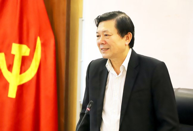 Ông Nguyễn Hữu Dũng, Phó Chủ tịch Ủy ban trung ương Mặt trận Tổ quốc Việt Nam;