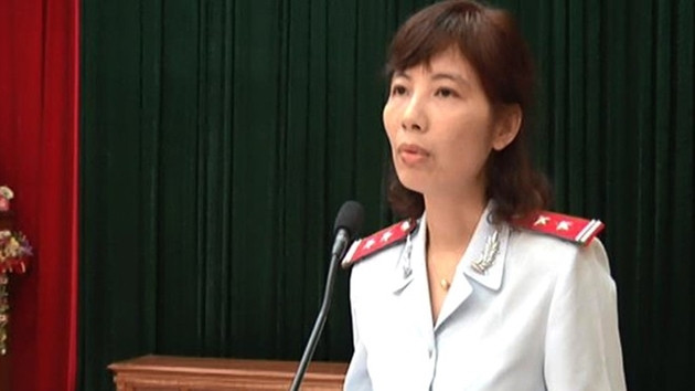 Bốn bị can bị truy tố gồm Nguyễn Thị Kim Anh - Phó phòng Phòng chống tham nhũng thanh tra Bộ Xây dựng; Nguyễn Thị Kim Liên - cán bộ Phòng Thanh tra xây dựng 3 (em gái ruột bị can Kim Anh); Đặng Hải Anh - nhân viên Phòng Thanh tra xây dựng 2; Nguyễn Thùy Linh - nhân viên Phòng giám sát, kiểm tra và xử lý sau thanh tra.