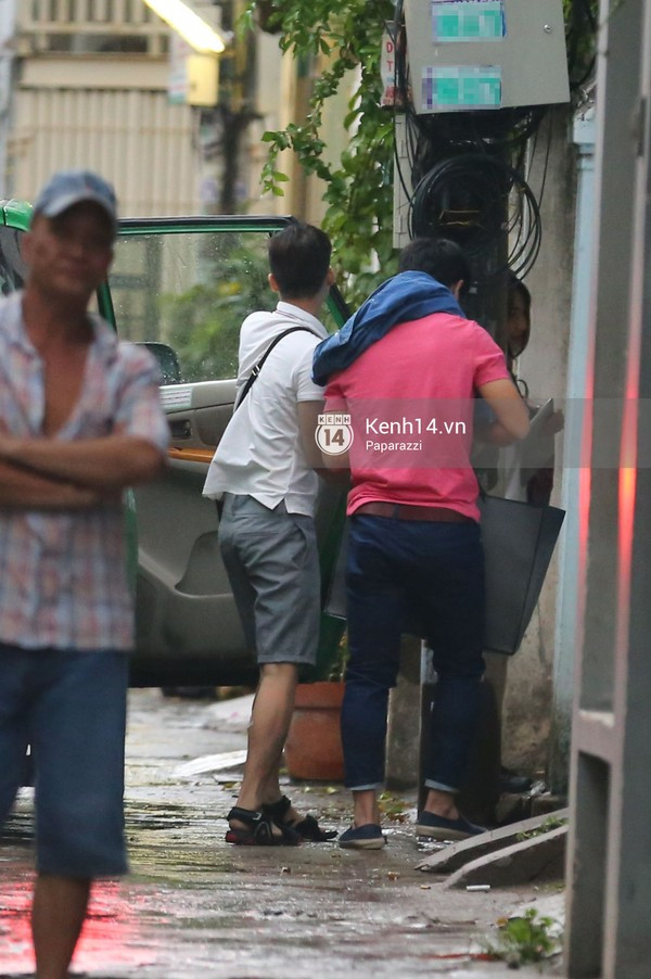 Họ rời khách sạn và di chuyển đến một ngôi nhà ở quận Bình Thạnh.
