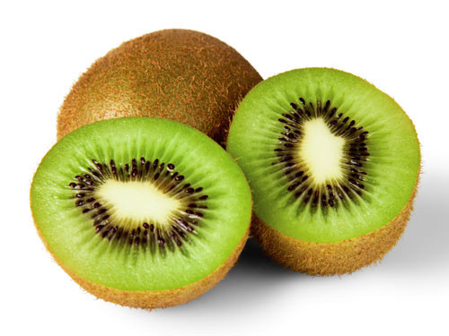 Theo Daily Mail, lớp vỏ lông của kiwi có chứa rất nhiều flavonioids, chất chống oxy hóa và vitamin C cùng hàm lượng chất xơ cao gấp đôi phần thịt bên trong.