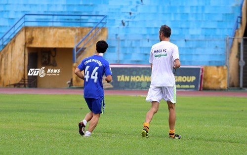 Ngay sau SEA Games, Công Phượng đã phải thi đấu ở trận thuộc vòng 1/8 cúp Quốc gia với CAND. Đó là trận đấu phải kéo dài tới loạt sút luân lưu. Ảnh: Phạm Thành.