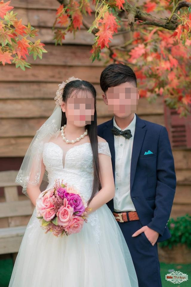 Trên một trang Fanpage có đông thành viên còn đăng tải thông tin rằng, bộ ảnh cưới do một chủ studio tại Bắc Giang vừa chia sẻ lên Facebook sau khi hoàn thiện cho khách hàng xong.