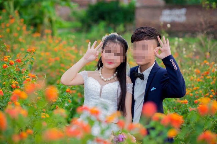 Hai nhân vật chính đang gây xôn xao cộng đồng mạng này cũng chưa chính thức lên tiếng. Thông tin về danh tính cũng như trang Facebook cá nhân của họ vẫn còn là một điều bí ẩn và đang được cư dân mạng "săn lùng" để tìm ra sự thật.
