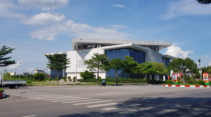 Đối với số tiền mà đã chi sai do nghiệm thu không đúng khối lượng công trình, cần phải thu hồi cho nhà nước và xác định thiệt hại đã xảy ra. Trường hợp nghiệm thu sai nhưng chưa chi tiền, kịp thời phát hiện và chưa ra gây ra hậu quả thiệt hại đến tài sản của nhà nước, có thể chỉ xem xét xử lý kỷ luật và xử lý ở góc độ hành chính.