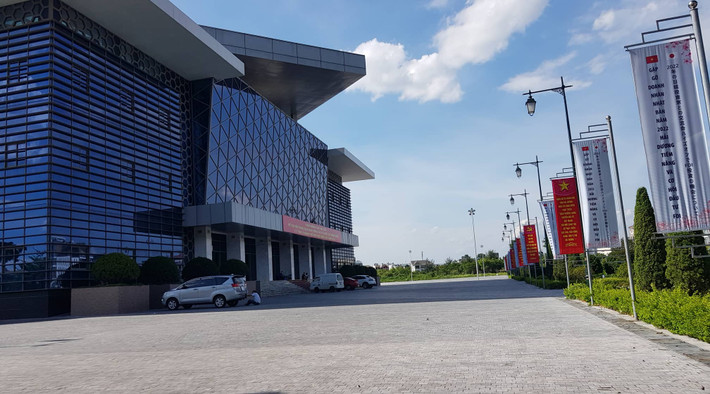 “Việc thi công một công trình có mức đầu tư lớn như vậy thì không tránh khỏi những sai sót, thiếu sót. Tuy nhiên, nếu những sai sót là không có chủ ý, không có yếu tố vụ lợi, những thiệt hại là do yếu tố khách quan mang lại thì có thể châm chước. Nếu có những sai sót, thiệt hại cho nhà nước là do yếu tố vụ lợi, do cố ý, do thiếu trách nhiệm của tổ chức, cá nhân gây thiệt hại nghiêm trọng đến tài sản của nhà nước thì phải xem xét xử lý theo quy định pháp luật”, luật sư Cường nêu ý kiến.
