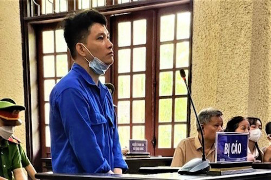 HĐXX đã tuyên án Cao Tài Năng tử hình về tội Giết người, chung thân về tội Cướp tài sản, 5 năm tù về tội Xâm phạm thi thể, hài cốt. Tổng hình phạt là Tử hình. Bị cáo Vũ Thị Mừng lĩnh án 3 năm 6 tháng tù về tội Che giấu tội phạm, 4 năm tù về tội Xâm phạm thi thể, hài cốt. Hình phạt chung cho 2 tội là 7 năm 6 tháng tù. So với bản án sơ thẩm, bị cáo Mừng bị tuyên phạt thêm 1 năm tù về tội xâm phạm thi thể, hài cốt.
