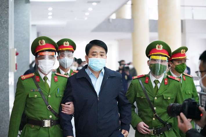 Ông Nguyễn Đức Chung liên quan 3 vụ án: Cụ thể, vụ án chiếm đoạt tài liệu bí mật Nhà nước liên quan Công ty Nhật Cường, ông Nguyễn Đức Chung – cựu Chủ tịch Hà Nội bị tuyên án 5 năm tù. Vụ án "Vi phạm quy định đấu thầu gây hậu quả nghiêm trọng" xảy ra tại Sở Kế hoạch và Đầu tư (KH&ĐT) Hà Nội và một số đơn vị liên quan, ông Chung bị tuyên án 3 năm tù về tội lợi dụng chức vụ, quyền hạn trong khi thi hành công vụ. Vụ án mua chế phẩm Redoxy-3C, mới đây, TAND Cấp cao tại Hà Nội xử phúc thẩm, tuyên án ông Chung 5 năm tù, giảm 3 năm tù so với án sơ thẩm.