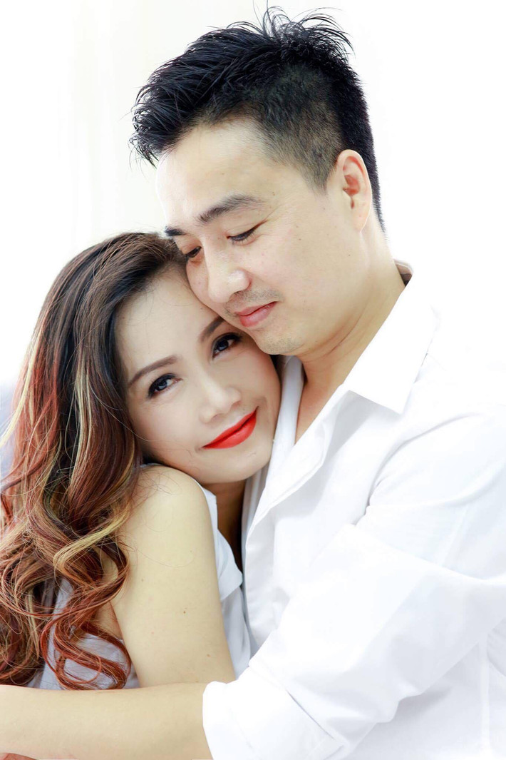 Dù đây là người chồng thứ 4 trong đời của nữ diễn viên nhưng cô vẫn luôn cảm thấy được cưng chiều hết mực và được yêu như lần đầu.