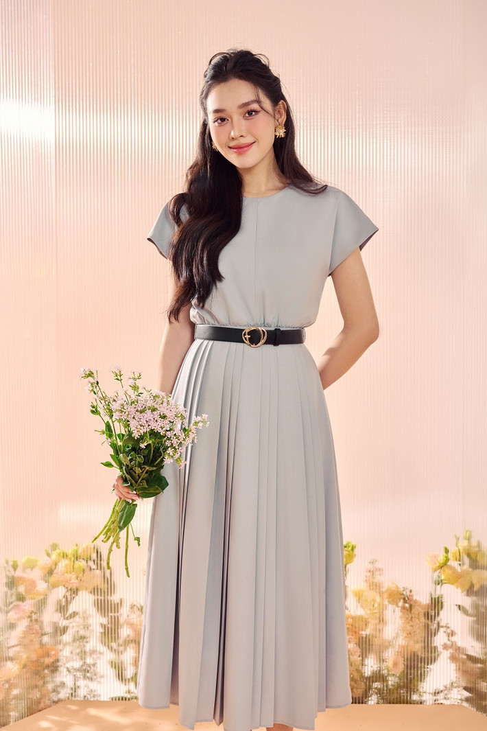Tường San cũng hé lộ bí kíp mặc đẹp, bắt kịp xu hướng thời trang của mùa Xuân Hè năm nay.