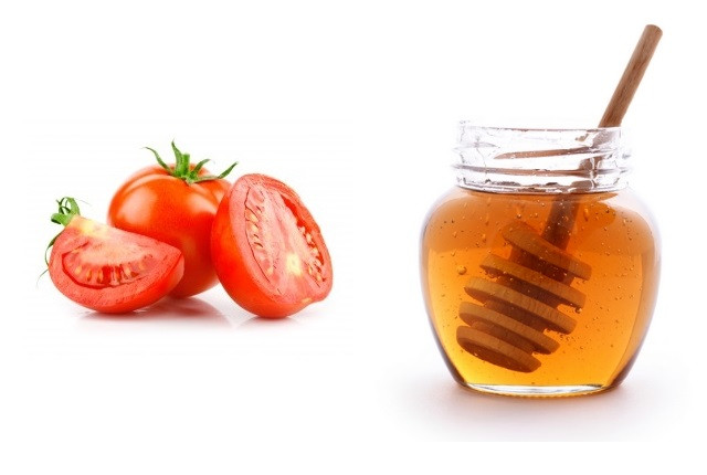 Tắm trắng toàn thân cùng cà chua và mật ong: Cà chua được coi là thần dược làm đẹp có tác dụng thần kì trong việc làm sáng da, còn mật ong làm mịn da. Cách làm: Ép nước cà chua rồi trộn cùng mật ong. Thoa đều lên da rồi để hỗn hợp lưu trên đó trong 20 phút. Những vùng da thô ráp như khuỷu tay, đầu gối thì thoa đậm hơn. Sau đó tắm sạch. Ảnh: Diyhealthremedy.