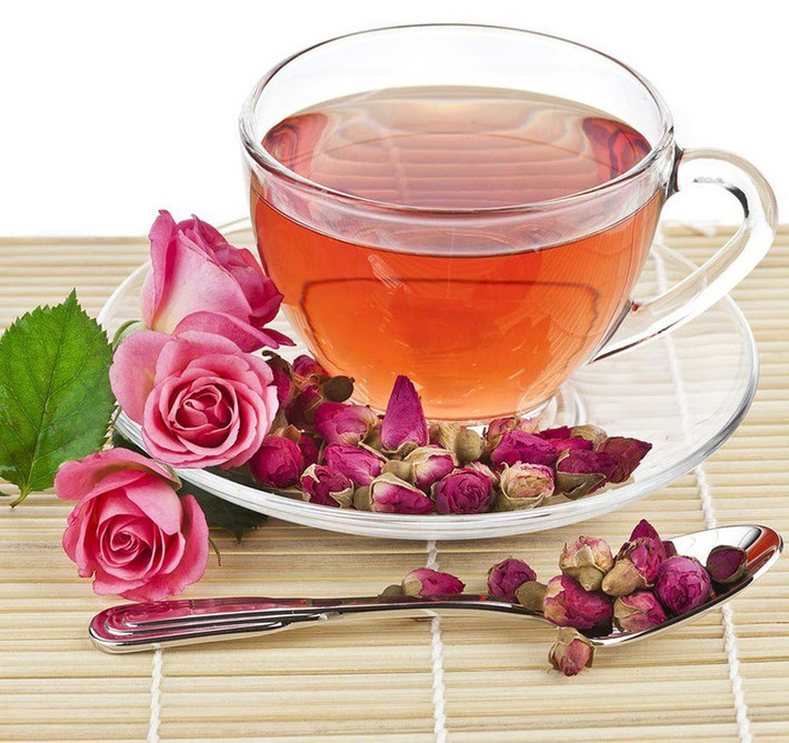 Trà quả hoa hồng chữa bệnh tiêu chảy: Quả của một số loại hoa hồng (phần dùng gieo hạt) là nguồn vitamin A, B3, C, D và E tuyệt vời. Chúng cũng chứa flavonoid, fructose, acid malic, tannin và kẽm. Dùng phần này để làm trà uống, tốt cho bệnh nhiễm trùng, đặc biệt nhiễm trùng bàng quang. Loại trà này cũng được dùng chữa bệnh tiêu chảy. Ảnh: Amazon.
