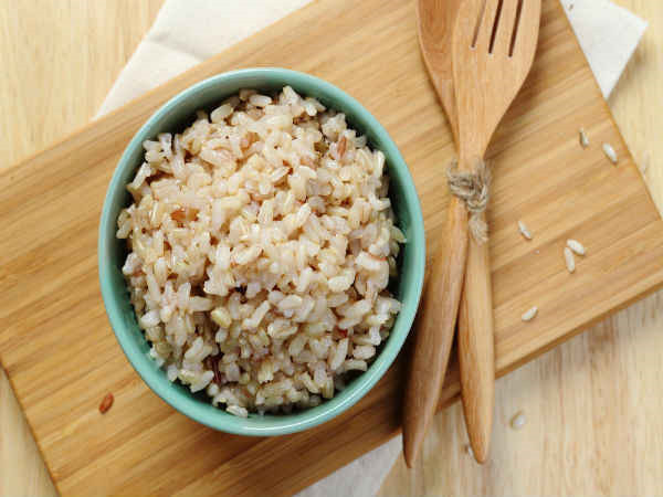 Gạo lức: Loại gạo này rất giàu chất xơ và carbohydrate, ít calo nên giúp hỗ trợ giảm cân, thúc đẩy khối lượng cơ bắp ở vùng mông. Ảnh: Boldsky.