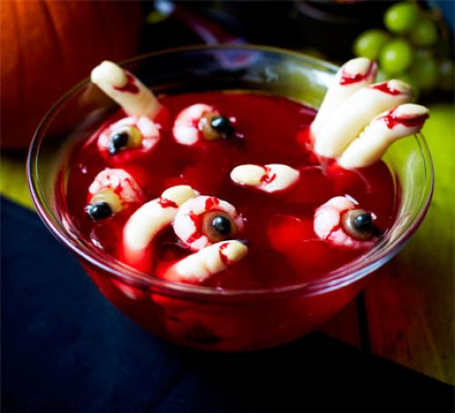 Món chè đặc biệt này thực sự là món ăn kinh dị có lẽ chỉ dành cho ngày Halloween. Ảnh: BBC.