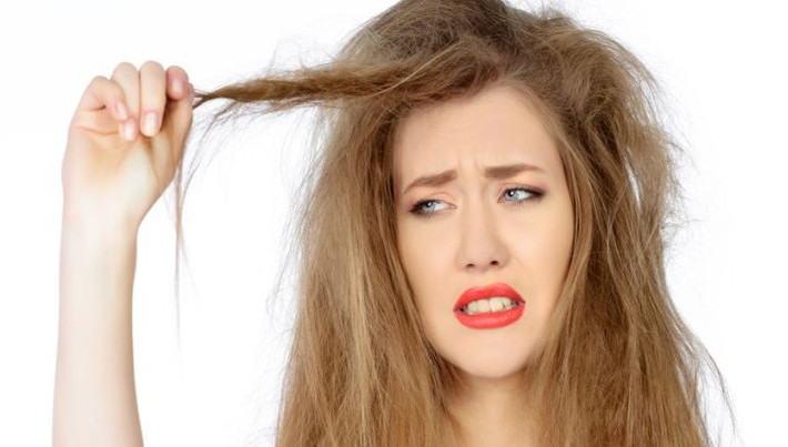 7. Tóc rối: Nếu đi ngủ khi tóc còn ướt, thì ngủ dậy tóc sẽ bị rối, nhất là với người tóc dài. Ảnh: Hexapolis.