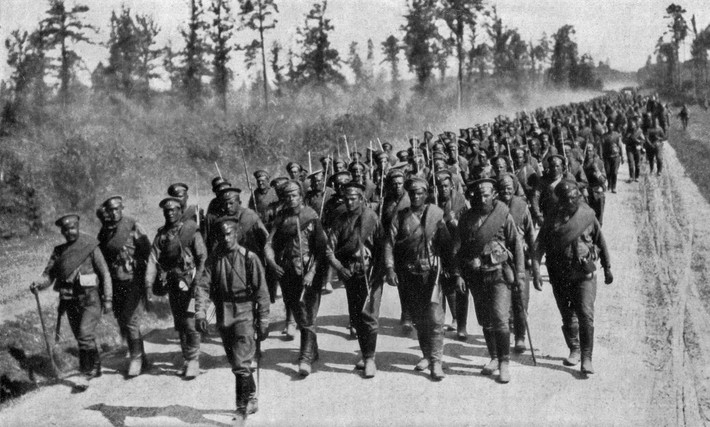 Sau đó, bà Bashirova lấy thẻ sinh viên của người anh họ Nikolay Popov và lên đường tới Lodza (Ba Lan) - nơi Trung đoàn Bộ binh Petrovsky 88 đồn trú. Tại đây, bà trở thành tình nguyện viên của trung đoàn này.