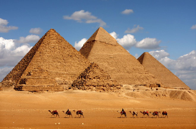 Tại những căn phòng quan trọng như nơi đặt quan tài của pharaoh, lối vào được đóng chặt bằng những khối đá granit khổng lồ mà sức của vài người không thể mở ra.