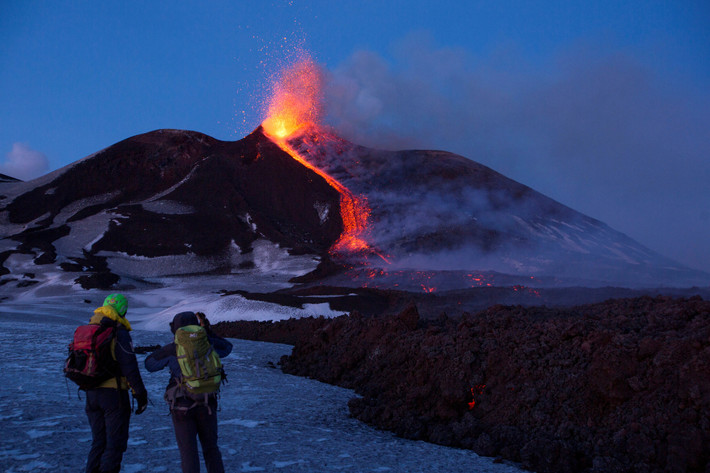 Tiến sĩ Leighton giải thích khi magma di chuyển lên phía trên, các âm thanh thay đổi giống như chuyển động của cần đàn trombone. Trước khi núi lửa Etna phun khói và tro lên không trung hồi tháng 2/2021, hòa âm của nó bắt đầu thay đổi. Tần số đỉnh tăng liên tục và nguyên nhân là đá magma dâng lên miệng núi lửa.