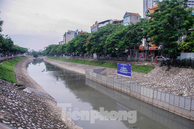 Dự án thí điểm làm sạch một đoạn sông Tô Lịch và một góc hồ Tây bằng công nghệ Nano - Bioreactor Nhật Bản được khởi động ngày 16/5. Dự kiến sẽ báo cáo kết quả sau 2 tháng, tuy nhiên việc xả hơn 1 triệu m3 nước từ hồ Tây ra sông Tô Lịch đã khiến kết quả bị ảnh hưởng.