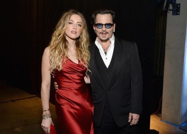 Amber Heard là một nữ diễn viên người Mỹ, là vợ cũ của ngôi sao Cướp biển Caribbean Johnny Depp, người hơn cô 23 tuổi. Cuộc hôn nhân của họ kéo dài chưa đầy 2 năm. Amber đã nhận được 5,2 triệu bảng sau khi ly hôn và cô nói rằng cô sẽ quyên góp số tiền này cho tổ chức từ thiện. Ảnh: www.glamour.com.