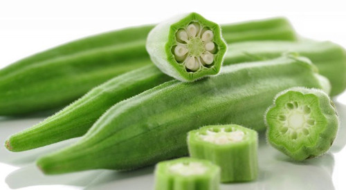Đậu bắp chứa nhiều khoáng chất có tác dụng trong việc điều trị viêm “cô bé”. Lấy 100mg đậu bắp và 1 lít nước. Đun sôi trong ít nhất 20 phút rồi để nguội và uống hàng ngày cho tới khi huyết trắng không còn xuất hiện. Ảnh: Internet.