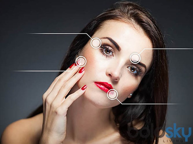 Da bong tróc: Da không có độ ẩm có khuynh hướng bị nứt nẻ, bóng tróc. Để ngăn ngừa vấn đề này bạn nên hình thành thói quen dưỡng ẩm da hàng ngày.