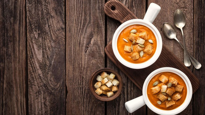 Bí đỏ là một trong những thực phẩm lành mạnh. Bí đỏ chứa nhiều beta carotene, vitamin C và kali, giúp ngăn ngừa một số loại ung thư và cải thiện sức khoẻ mắt. Ảnh: Getty.