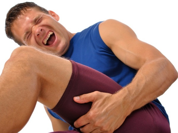 Nếu bạn đang bị đau cơ, hãy sử dụng dầu bạc hà trên khu vực bị đau và bạn sẽ thấy hiệu quả nhanh chóng. Ảnh: Boldsky.