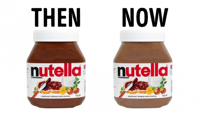 Món mứt Nutella, thực phẩm quen thuộc trong bữa sáng của nhiều người, đã thay đổi công thức ban đầu. Nutella hiện nay chứa nhiều sữa bột hơn (8.7% so với 7.5% trước đây) và nhiều đường hơn (56.3% so với 55.9% trước đây). Theo công thức mới, màu sắc sản phẩm nhạt hơn dù nhà sản xuất khẳng định chất lượng vẫn như ban đầu. Ảnh: BS.